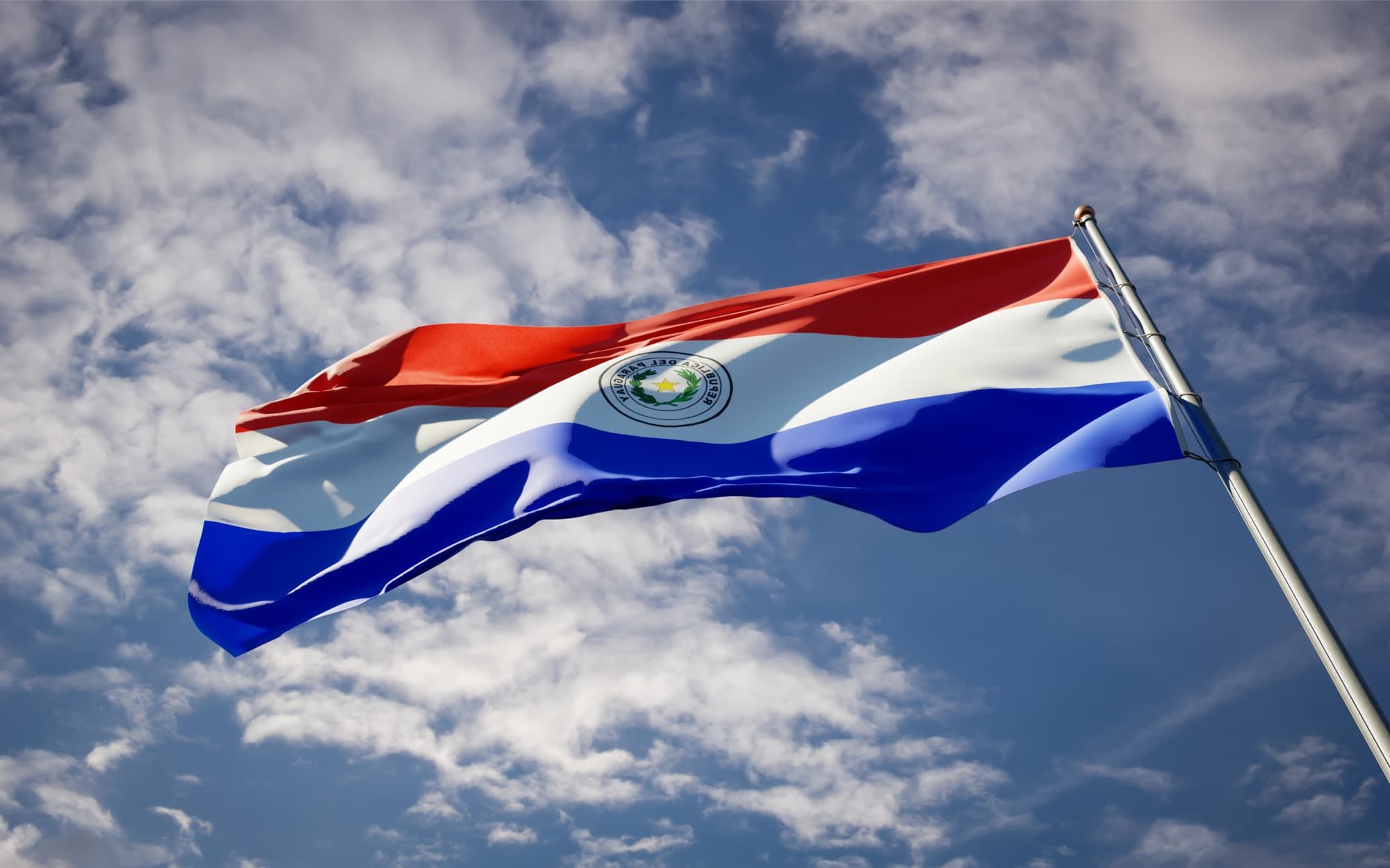 Bandera de Paraguay al viento